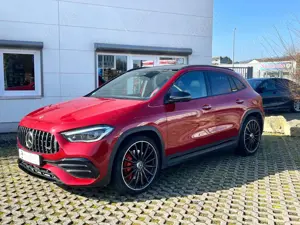 Mercedes-Benz GLA 35 AMG 4Matic DCT Sport-Lederpaket MBUX-DAB+Panodach.....