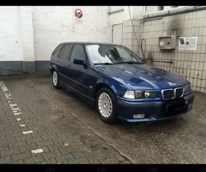 BMW 320 320i touring Sport Edition