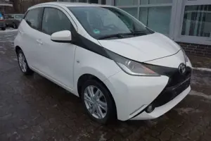 Toyota Aygo Aygo x-play touch Automatik Klima Kamera Alu