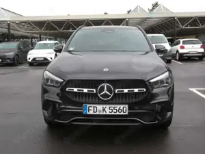 Mercedes-Benz GLA 220 d 4MATIC Progressive Night Panorama AHK Bild 2