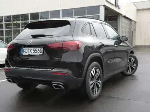 Mercedes-Benz GLA 220 d 4MATIC Progressive Night Panorama AHK Bild 3