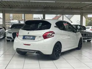 Peugeot 208 GTi Leder Navi Sitzheiz. GRA PDC Bild 2