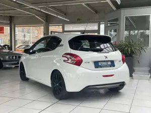Peugeot 208 GTi Leder Navi Sitzheiz. GRA PDC Bild 4