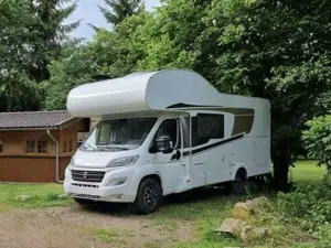 Caravans-Wohnm Carado Carado A 464 Wohnmobil 6 P AHK Markise Autark