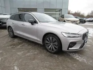 Volvo V60 B4 Benzin Plus Dark Automatik