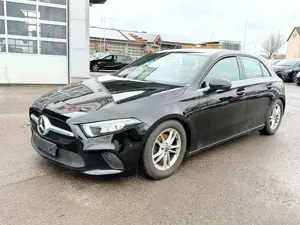 Mercedes-Benz A 180 Style Automatik Leder_Navi_LED_Distronic