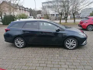 Toyota Auris Touring Sport 1,8-l-Hybrid Executive Bild 5