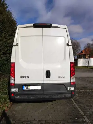 Iveco Daily 33 S 16 D Bild 5
