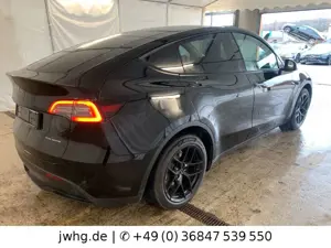 Tesla Model Y Long Range AWD Wärmepumpe Autopilot Kam Bild 5