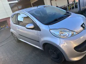 Peugeot 107 Peugeot 107 Diesel | 2008 | TÜV 05/2026 | - Letzte