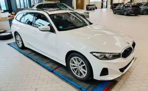BMW 320 3 Touring 320 d xDrive, Panorama, ACC