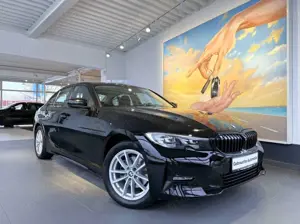 BMW 320 i xDrive KOMF+HUD+LED+LiveProf+TEMP+AL+DAB+ Bild 2