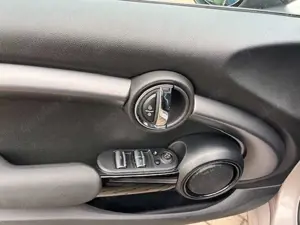 MINI Cooper S Cabrio COOPER S Cabrio Cooper S John Cooper Works Trim Bild 5