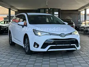 Toyota Avensis Touring 2.0 D-4D Facelift*Navi*LED*Kam*