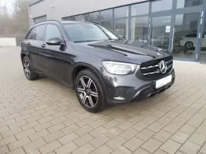 Mercedes-Benz GLC 200 4Matic*Leder*Panoramad.*Night-Paket*R-Kamera*