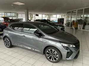 Renault Clio V Techno TCe90 Winterpaket