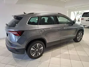 Skoda Karoq 2.0 TDI DSG Drive 4x4 - 5 Jahre Garantie Bild 3