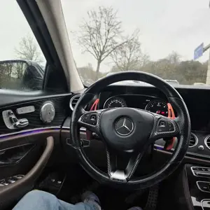 Mercedes-Benz E 220 d T 9G-TRONIC