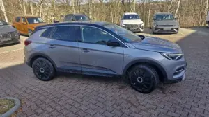 Opel Grandland X 1.2T NSW+Navi+Grip Go Bild 3
