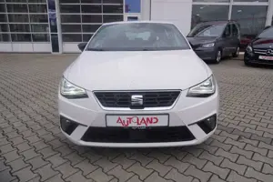SEAT Ibiza 1.0 TSI FR LED Navi FullLink Sitzheizung Bild 3