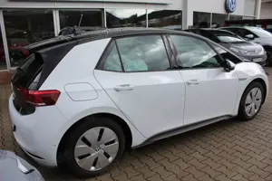 Volkswagen ID.3 Pro 62kW Kamera+AHK+Wärmepumpe+94,4% Klima Navi Bild 4