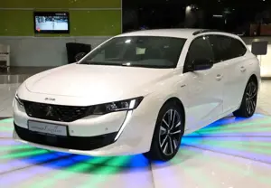 Peugeot 508 SW Hybrid 225 GT*LEDER*NAVI*LED*SHZ*KAMERA*