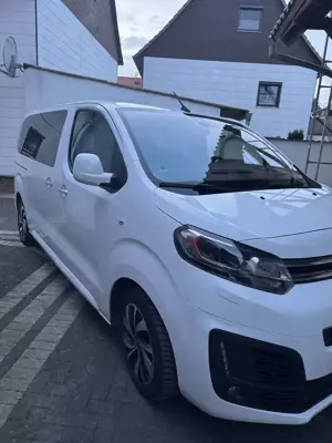 Citroen Spacetourer XL 2.0 BlueHDi 180 EAT8 Shine Bild 2