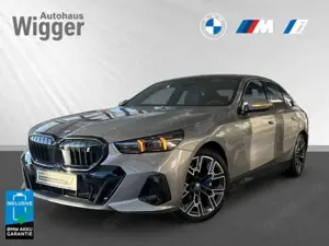 BMW i5 M Sport eDrive40/HUD/AHK/BowersWilkins/Navi