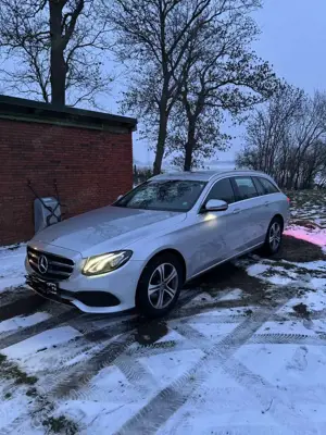 Mercedes-Benz E 220 d T 9G-TRONIC Avantgarde