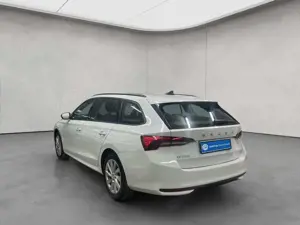 Skoda Octavia Combi 2.0 TDI DSG Selection Bild 3