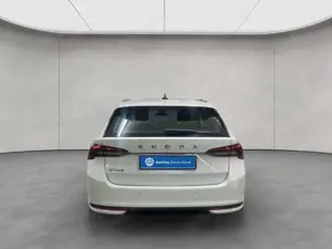 Skoda Octavia Combi 2.0 TDI DSG Selection Bild 4