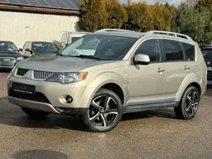 Mitsubishi Outlander 2.4-Allrad-Klima-7 Sitze-Alu-PDC