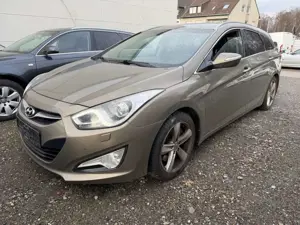 Hyundai i40 Premium *Autom/KeylessGO/Tüv03.27/SHZ/Temp*