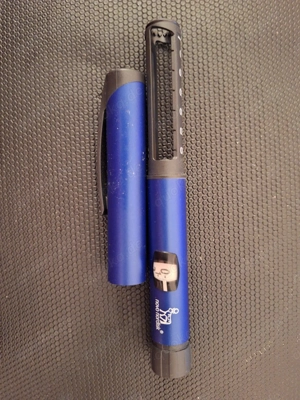 Novo Nordisk Insulinpen, blau metallic, 3ml, mit Etui.