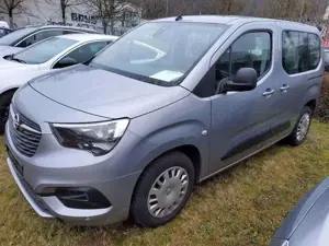 Opel Combo Life 1.2T MT6 Edition Navi Sitzhzg Kamera