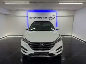 Hyundai TUCSON 25 Jahre 4WD 1HND PANO LEDER SPUR KEY CAM