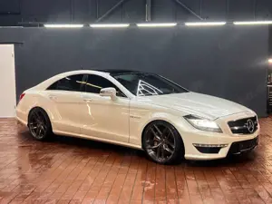 Mercedes-Benz CLS 63 AMG - Navi - Leder - Performance Paket
