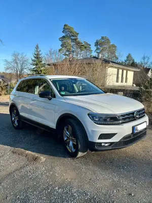 Volkswagen Tiguan Tiguan 1.5 TSI IQ DRIVE AHK LED Navi 19 Zoll Alu