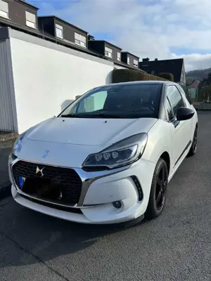 DS Automobiles DS 3 GIVENCHY Le Make-up