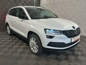 Skoda Karoq 1.6 TDI*STYLE*LED-PANO-AHK-ACC-KESSY-SHZ