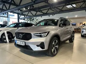 Volvo XC40 B3 Plus Dark PANO/ 360°/ HK