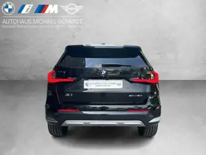 BMW X1 sDrive18d  xLine HK HiFi DAB LED RFK Shz PDC Bild 4