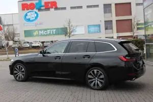 BMW 320 dA T xDrive Stdhzg Live Cockp. Navi AHK 18" Bild 5