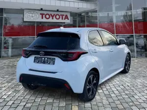 Toyota Yaris 1.5 D Team Deutschland zuverlässiger GW Bild 4