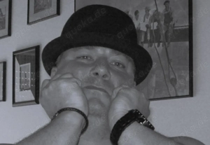 Suche Frau oder Paar für eine Freundschaft +