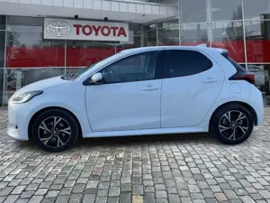 Toyota Yaris 1.5 D Team Deutschland zuverlässiger GW Bild 2
