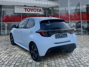 Toyota Yaris 1.5 D Team Deutschland zuverlässiger GW Bild 3