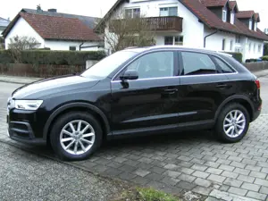Audi Q3 quattro Autom. Navi AHK. Sitzh. PDC. el. Heckkl.