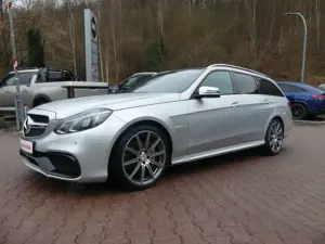 Mercedes-Benz E 63 AMG E63 AMG*5.5*V8*Bi-Turbo*LED*360*SHZ*Pano*BT*Navi