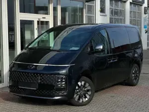 Hyundai STARIA 2.2 CRDi Signature 2WD *7-Sitzer*Pano*LED*Kamera